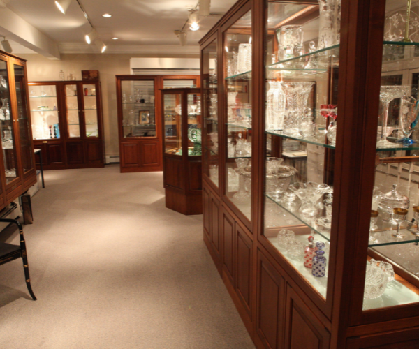 Dorflinger glass exhibits
